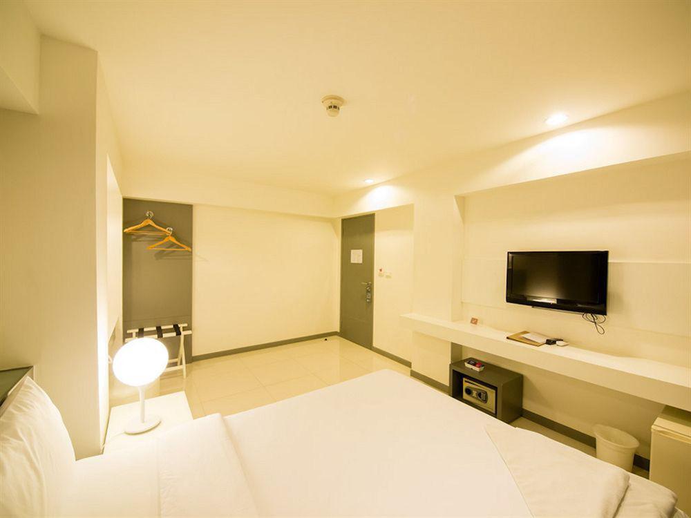 Myhotel Cmyk@Ratchada Banguecoque Exterior foto